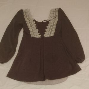 Ryu Grey Long-Sleeve Tunic with Cream Lace Yoke And Ornate Back